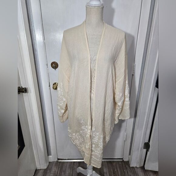 Southern Divas Embroidered Floral Cream Open Cardigan/kimono NWT O/S - Picture 2 of 10